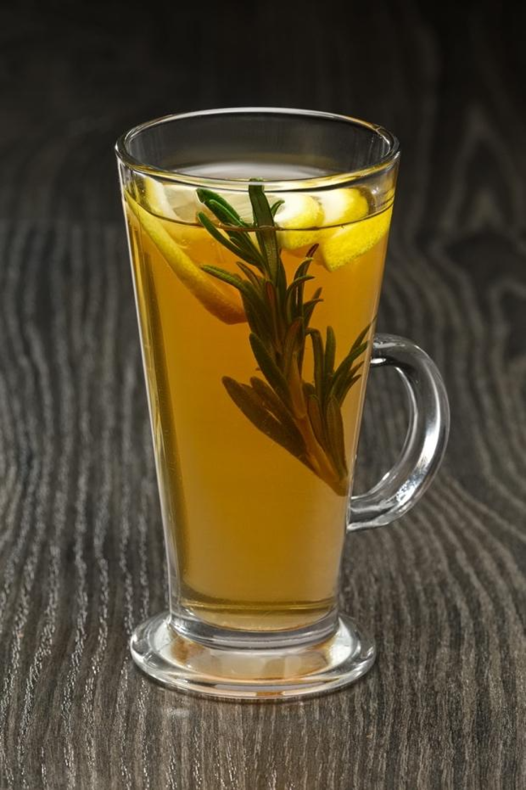 The Benefits of Rosemary Tea and How to Make It